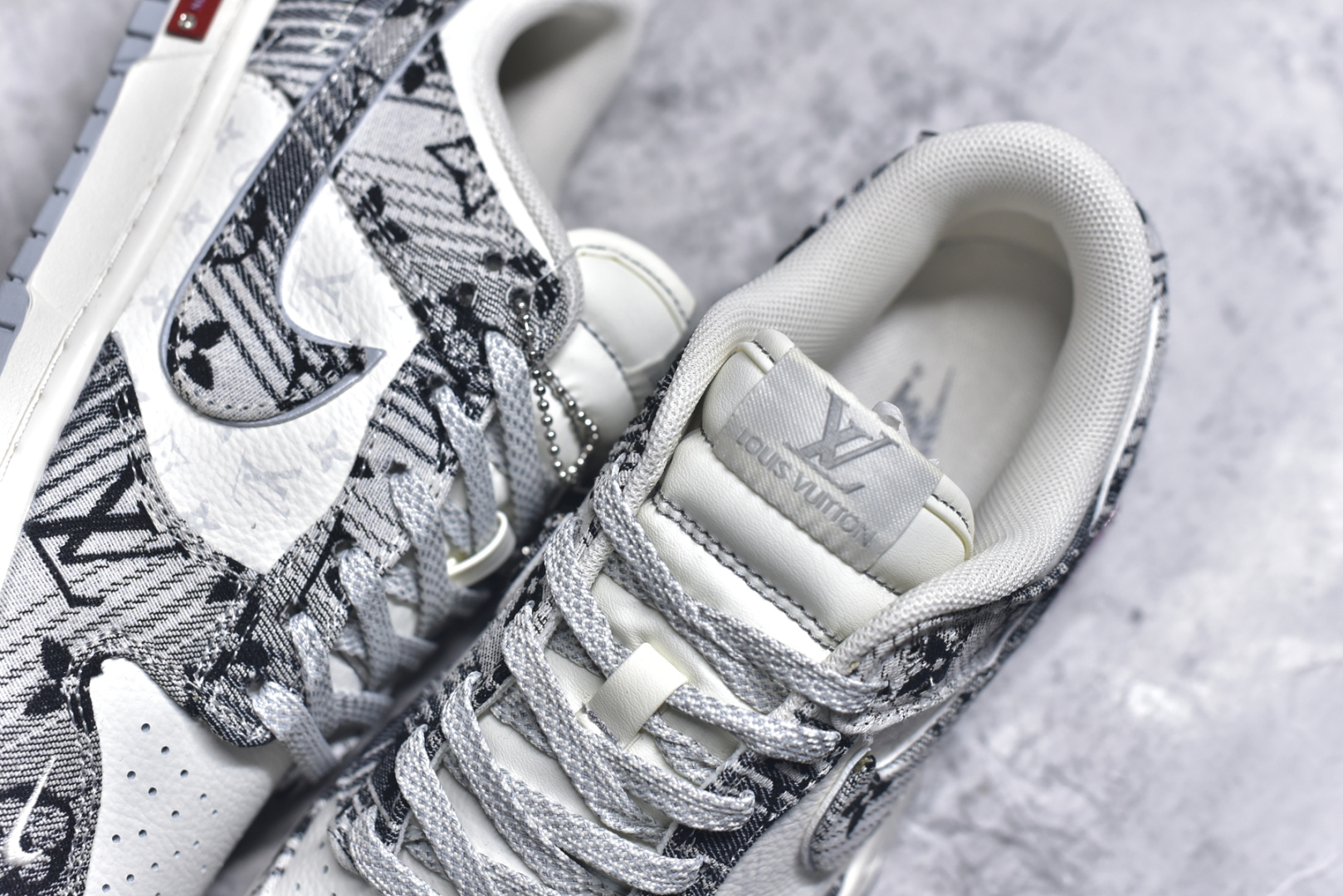 图片[9]-#Nike SB Dunk Low LV联名 灰牛仔 周年高端定制 低帮休闲板鞋 SC9772-807 #定制鞋盒 大厂纯原品质出货 超高清洁度 皮料切割干净无任何毛边 细节完美 尺码：36 36.5 37.5 38 38.5 39 40 40.5 41 42 42.5 43 44 44.5 45 9.E5-选品中心