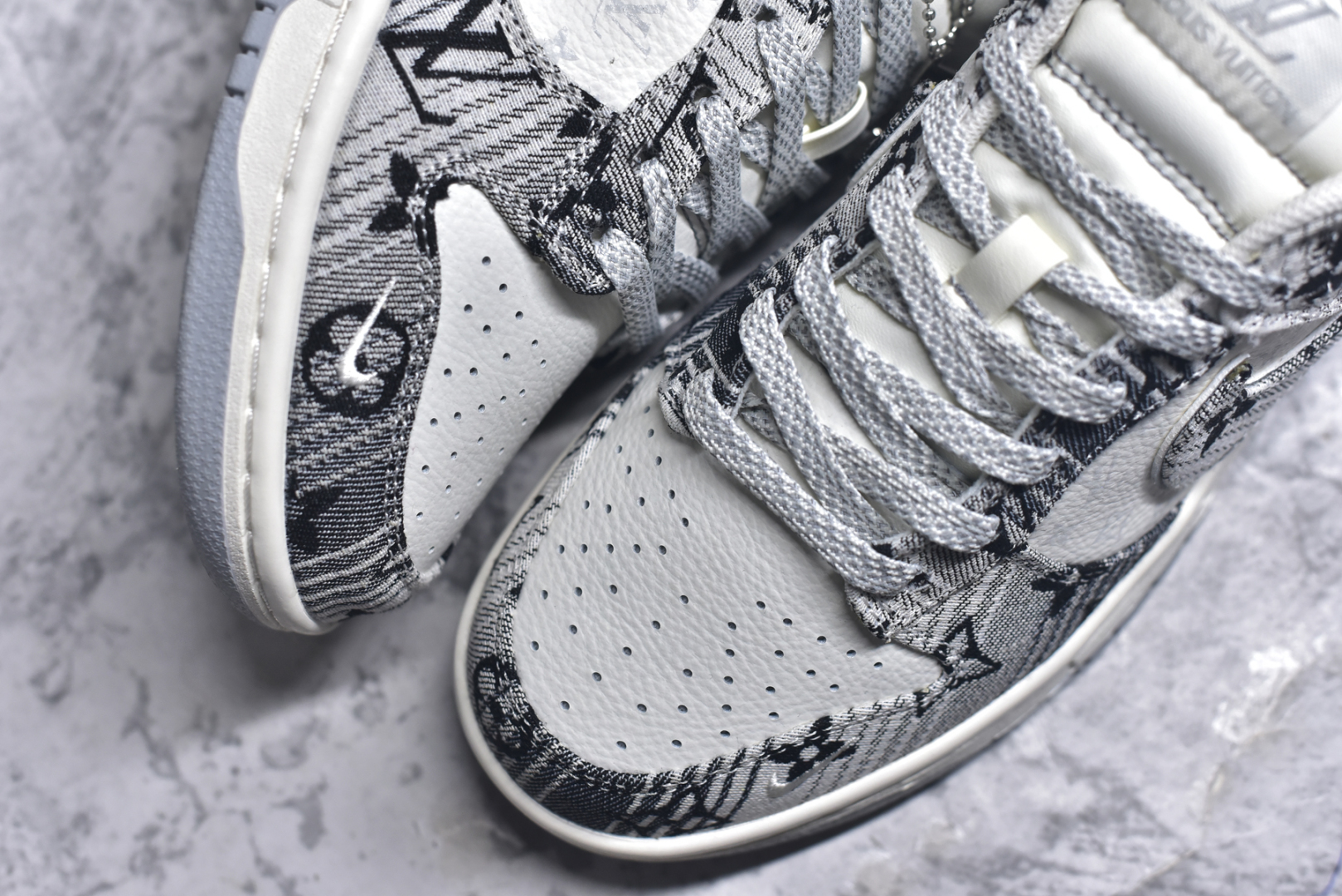 图片[8]-#Nike SB Dunk Low LV联名 灰牛仔 周年高端定制 低帮休闲板鞋 SC9772-807 #定制鞋盒 大厂纯原品质出货 超高清洁度 皮料切割干净无任何毛边 细节完美 尺码：36 36.5 37.5 38 38.5 39 40 40.5 41 42 42.5 43 44 44.5 45 9.E5-选品中心