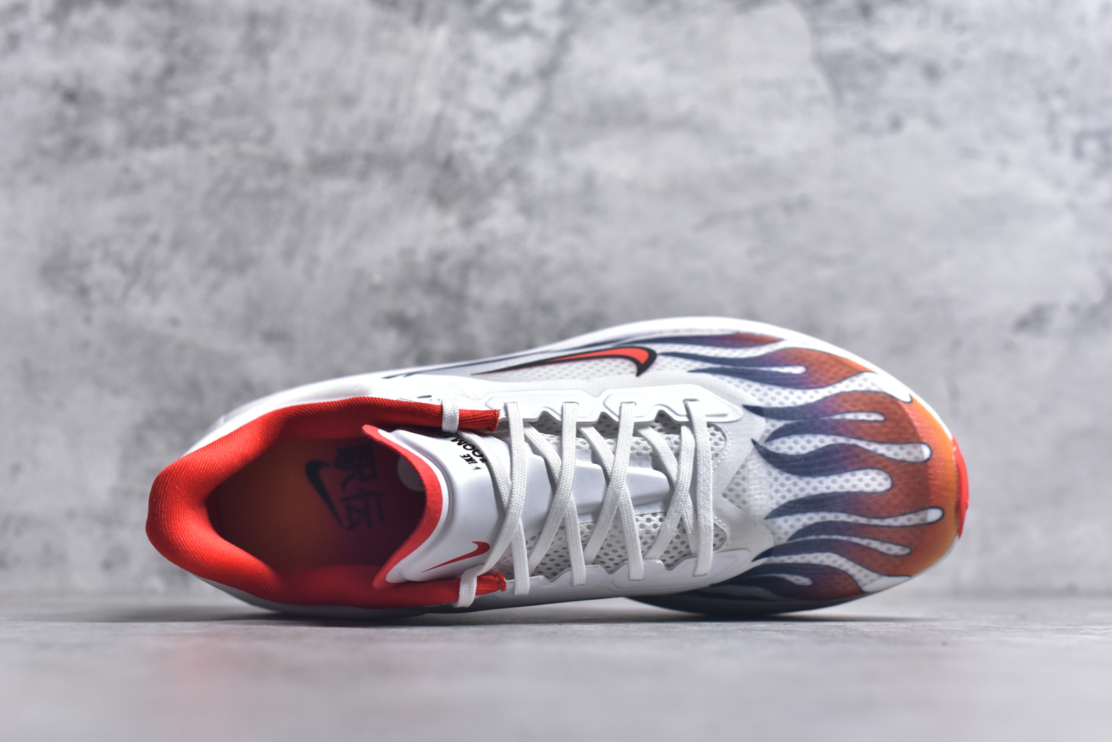 图片[4]-#NK ZoomX Invincible Run Flyknit 6 轻量跑鞋 飞织低帮休闲运动慢跑鞋 厚底增高 老爹鞋 此鞋专为短跑运动员而生 是为 5 至 10 公里距离的赛事和训练打造 整体设计采用流线型的轻质工程网眼材质构成鞋面 并与其他 Running 旗舰鞋款同样搭载全脚掌 ZoomX 缓冲中底 搭配 Pebax 物料与橡胶外底 ZoomX StreakFly 首发配色以Prototype呈现 其灵感是来自开发期间的磨损测试 透过编号的标记与内侧的预期跑步距离突出研发过程 货号： HQ3498-100 尺码：36 36.5 37.5 38 38.5 39 40 40.5 41 42 42.5 43 44 45-选品中心