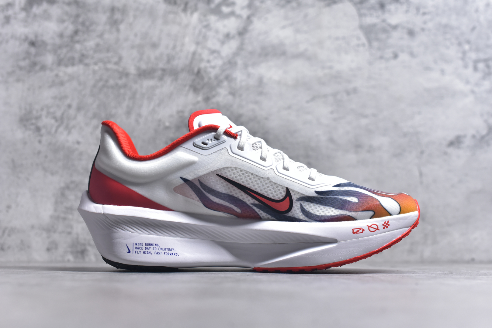 图片[3]-#NK ZoomX Invincible Run Flyknit 6 轻量跑鞋 飞织低帮休闲运动慢跑鞋 厚底增高 老爹鞋 此鞋专为短跑运动员而生 是为 5 至 10 公里距离的赛事和训练打造 整体设计采用流线型的轻质工程网眼材质构成鞋面 并与其他 Running 旗舰鞋款同样搭载全脚掌 ZoomX 缓冲中底 搭配 Pebax 物料与橡胶外底 ZoomX StreakFly 首发配色以Prototype呈现 其灵感是来自开发期间的磨损测试 透过编号的标记与内侧的预期跑步距离突出研发过程 货号： HQ3498-100 尺码：36 36.5 37.5 38 38.5 39 40 40.5 41 42 42.5 43 44 45-选品中心