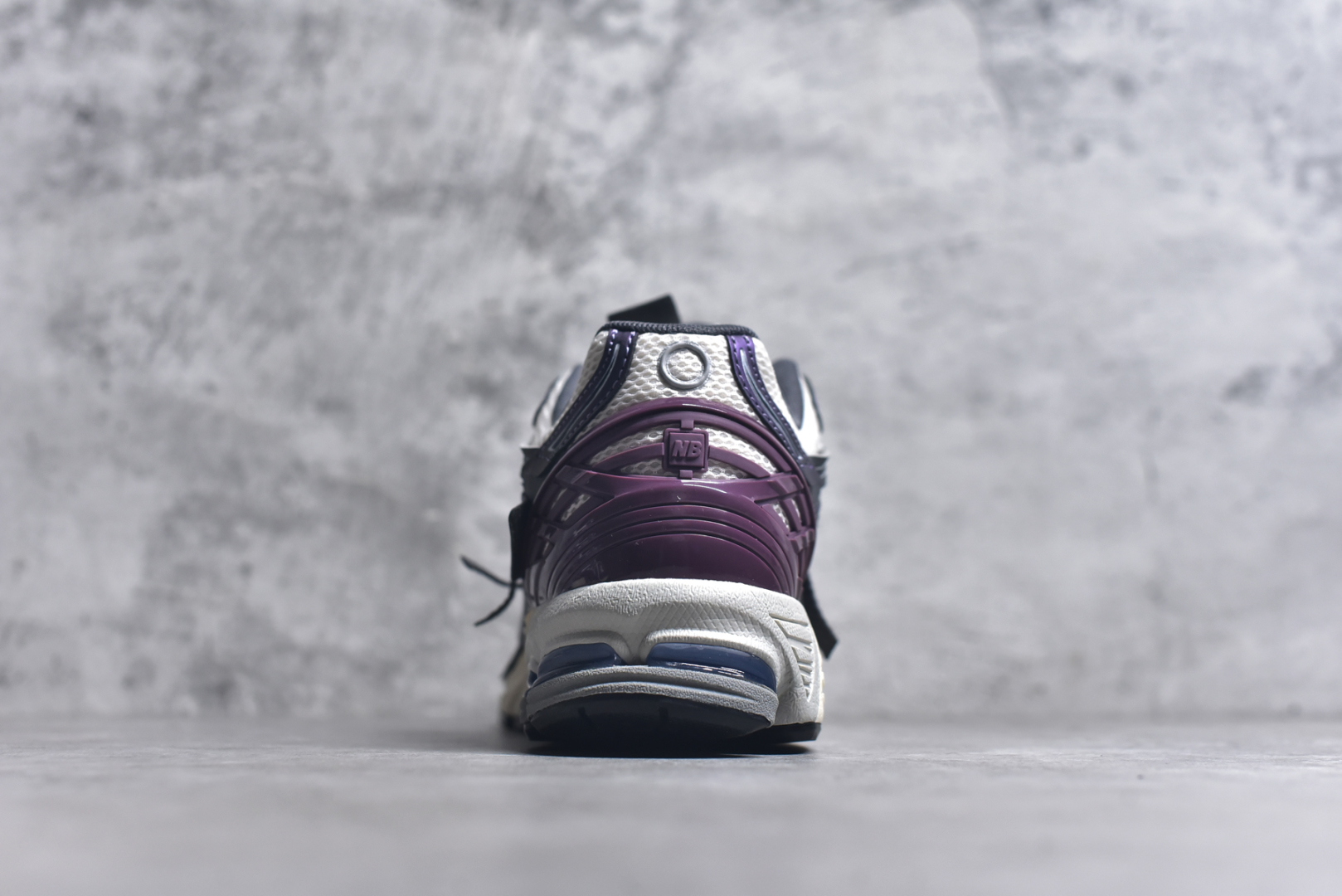 图片[5]-#New Balance 1906系列复古老爹风休闲运动慢跑鞋 U1906ANB #采用轻质牛剖革拼接透气网眼衬垫织物鞋面材质 T-Beam大底提供足步弓支撑，保持步态稳定 后跟搭载外露缓震胶尺码：36 37 37.5 38 38.5 39 40 40.5 41 42 42.5 43 44 44.5 45 46.5-选品中心