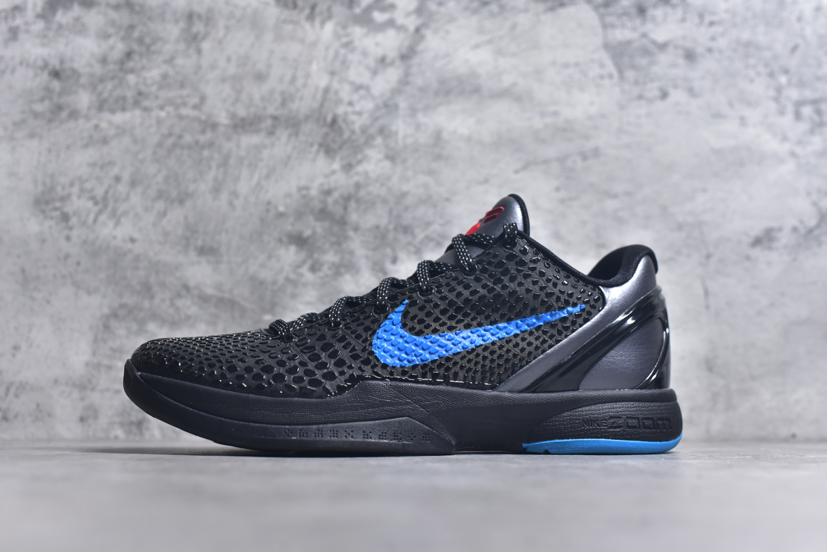 #NK Zoom Kobe 6 Protro 科比六代黑蓝黑暗骑士 429659-016 完美复刻公司货 前掌超大Zoom Turbo气垫 后掌EVA缓震 真正的原汁原味 还原ZP脚感 全身鞋材卡料色独家定制 唯一正确喷漆工艺Swoosh 正确凹凸蛇鳞工艺 正确鞋面渐变效果 内全置真动飞态线 独立原厂模具 最大尺码达到48.5码 首批不拼图大几率过验 亲测已过 支持各种高强度实战 无需担心 上脚价 补货周期极长 脚宽建议买大半码 科比系列前掌偏窄 不影响二次销售 支持七天无理由退换 尺码：40 40.5 41 42 42.5 43 44 44.5 45 45.5 46 47.5 48.5-选品中心