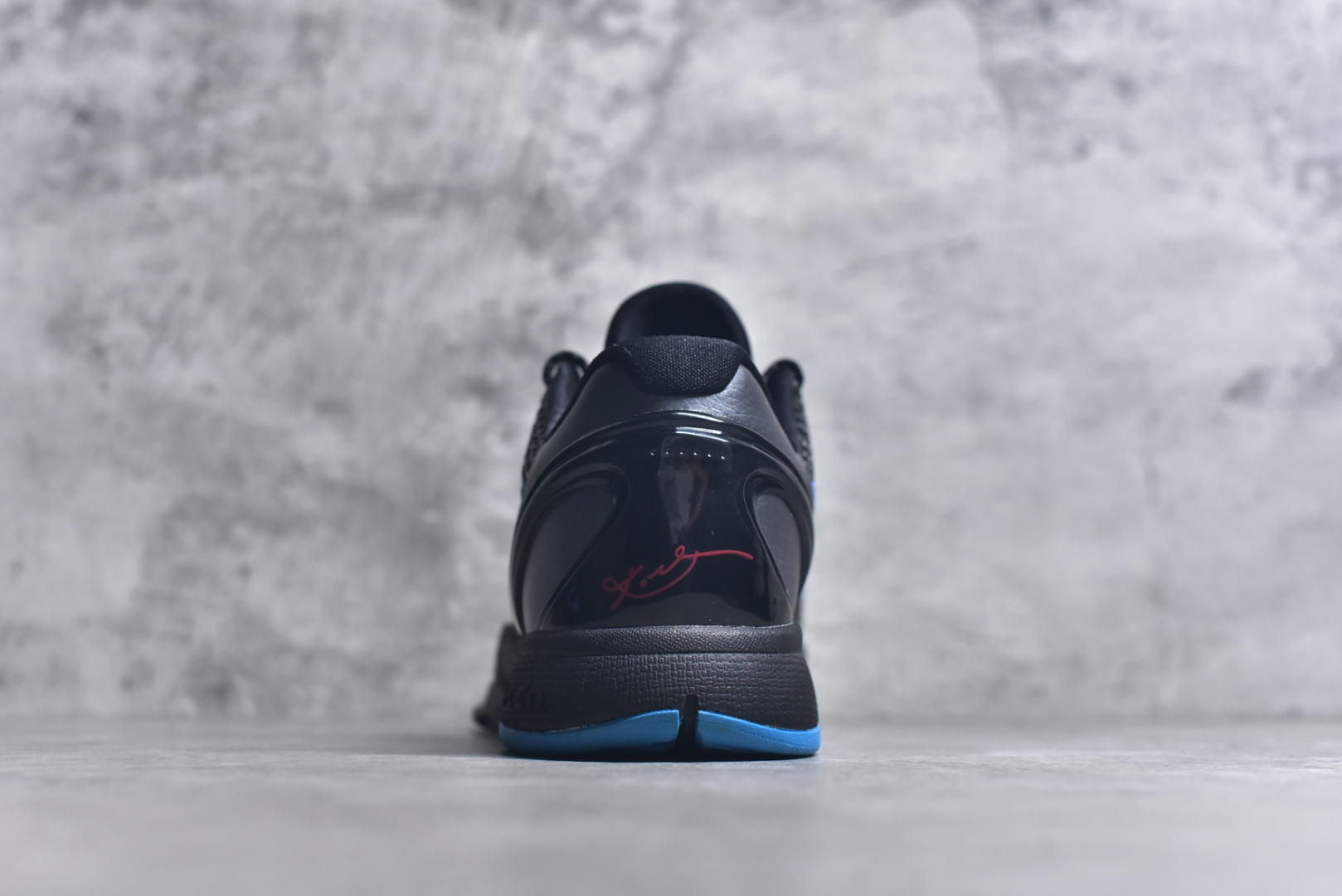 图片[5]-#NK Zoom Kobe 6 Protro 科比六代黑蓝黑暗骑士 429659-016 完美复刻公司货 前掌超大Zoom Turbo气垫 后掌EVA缓震 真正的原汁原味 还原ZP脚感 全身鞋材卡料色独家定制 唯一正确喷漆工艺Swoosh 正确凹凸蛇鳞工艺 正确鞋面渐变效果 内全置真动飞态线 独立原厂模具 最大尺码达到48.5码 首批不拼图大几率过验 亲测已过 支持各种高强度实战 无需担心 上脚价 补货周期极长 脚宽建议买大半码 科比系列前掌偏窄 不影响二次销售 支持七天无理由退换 尺码：40 40.5 41 42 42.5 43 44 44.5 45 45.5 46 47.5 48.5-选品中心