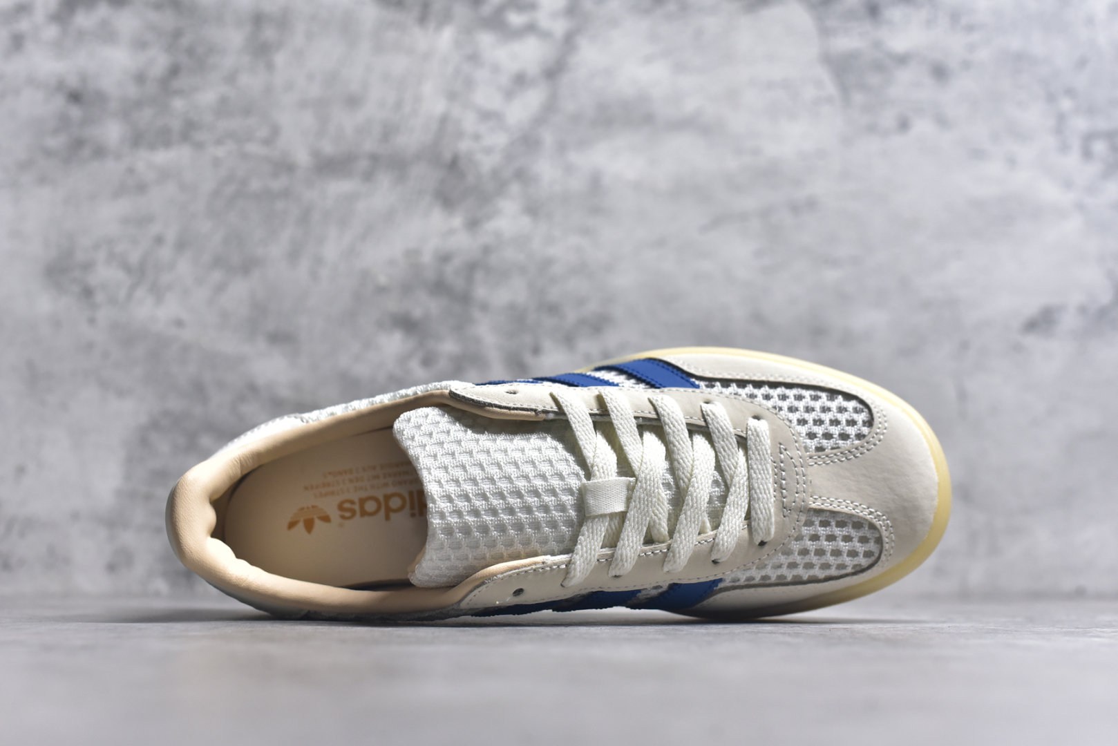 图片[4]-#AD Gazelle Indoor Trainers 羚羊内训系列低帮复古百搭休闲运动德训风板鞋 JH5419 90年代经典的复刻版！自60年代以足球训练鞋面世以来,Gazelle就以其经典设计席卷全球。1991年版本的复刻,再造经典Gazelle。采用皮革打造,搭配浊色细节,让这款经典更加简约。尺码：36 36⅔ 37⅓ 38 38⅔ 39⅓ 40 40⅔ 41⅓ 42 42⅔ 43⅓ 44⅓ 44⅔ 45-选品中心