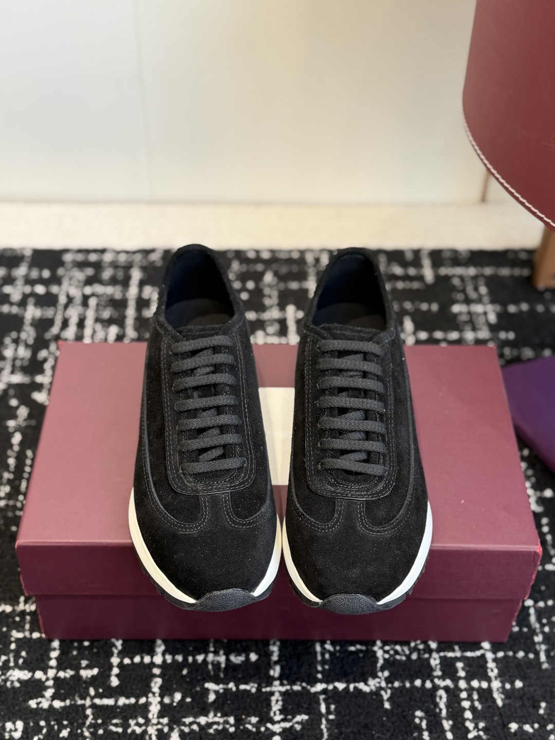 NO:724208,Purchasing agent Hermes brand John Lobb John Lobb 2026 early spring new men's casual running shoes JL thick-soled lace-up sports dad shoes Material: imported suede upper + water-dyed cowhide lining + original open-molded Tpu foam combination outsole Size: 38-47 (38.45.46.47 customization is not returnable) (one size larger  Single size), casual shoes/sports shoes, hermes, hermes, sneakers, cowhide, chamois leather19860909代购级 爱马仕 Hermes 旗下品牌John Lobb 约翰·洛布 2026早春新款男士休闲跑鞋 JL厚底系带运动老爹鞋 材质:鞋面进口麂皮+水染牛皮内里+原版开模Tpu发泡组合大底 Size:38-47(38.45.46.47定制不退换)（偏大一码 外单码数）,休闲鞋/运动鞋,hermes,hermes,sneakers,cowhide,chamois leather,Women's Shoes