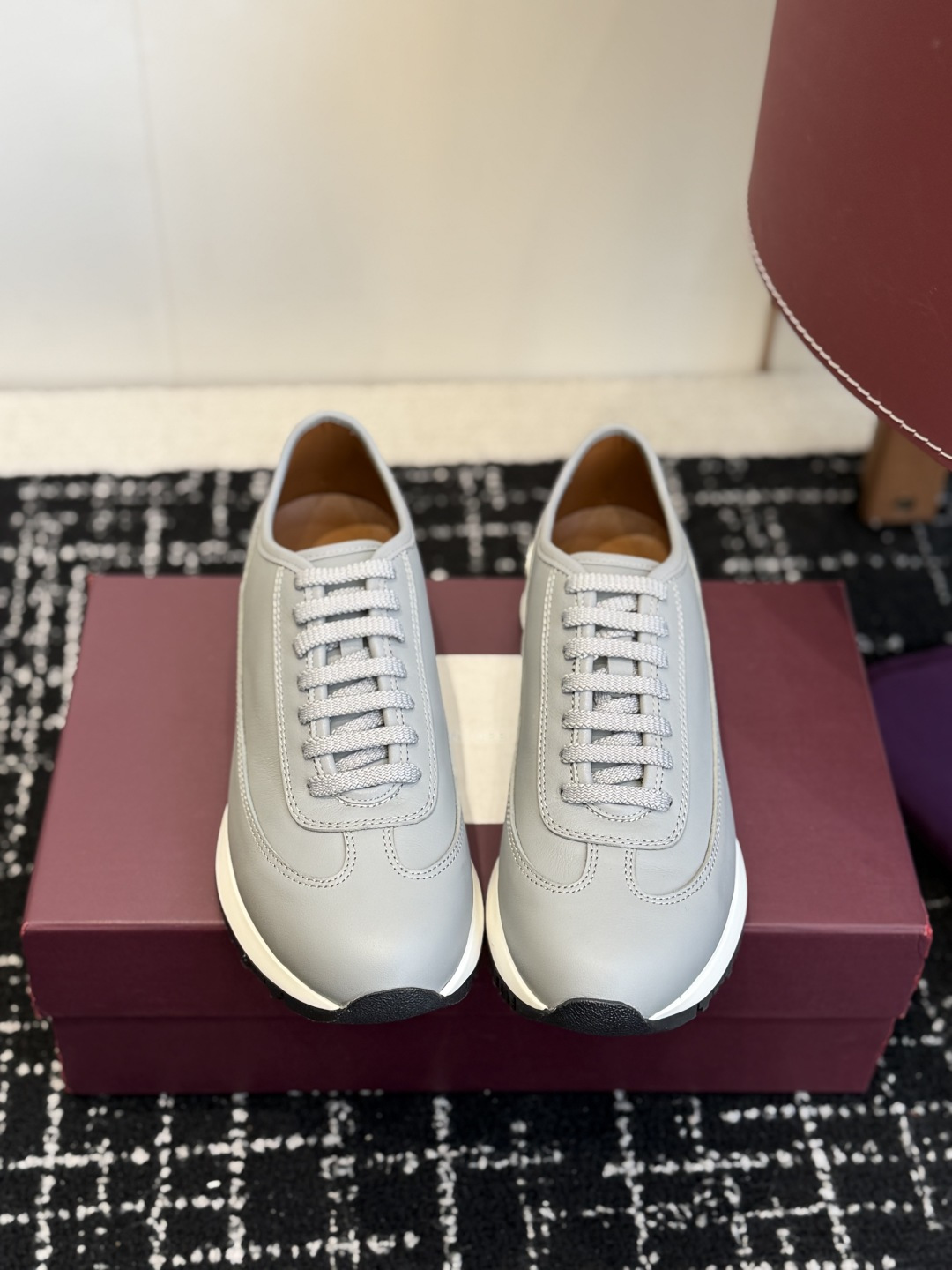 NO:724211,Purchasing agent Hermes brand John Lobb John Lobb 2026 early spring new men's casual running shoes JL thick-soled lace-up sports dad shoes Material: imported calfskin upper + water-dyed cowhide lining + original open-molded Tpu foam combination outsole Size: 38-47 (38.45.46.47 customization is not returnable) (one size larger  Single size), casual shoes/sports shoes, hermes, hermes, sneakers, cowhide19860909代购级 爱马仕 Hermes 旗下品牌John Lobb 约翰·洛布 2026早春新款男士休闲跑鞋 JL厚底系带运动老爹鞋 材质:鞋面进口小牛皮+水染牛皮内里+原版开模Tpu发泡组合大底 Size:38-47(38.45.46.47定制不退换)（偏大一码 外单码数）,休闲鞋/运动鞋,hermes,hermes,sneakers,cowhide,Women's Shoes