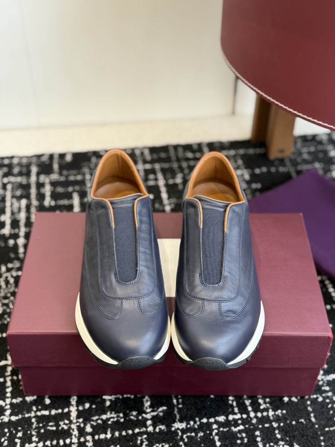 NO:724217,Purchasing agent Hermes Hermes brand John Lobb John Lobb 2026 early spring new men's casual running shoes JL thick sole slip-on sports dad shoes Material: imported calfskin upper + water-dyed cowhide lining + original open mold Tpu foam combination outsole Size: 38-47 (38.45.46.47 customization is not returnable) (one size larger  Single size), casual shoes/sports shoes, hermes, hermes, sneakers, cowhide19860909代购级 爱马仕 Hermes 旗下品牌John Lobb 约翰·洛布 2026早春新款男士休闲跑鞋 JL厚底 一脚蹬 运动老爹鞋 材质:鞋面进口小牛皮+水染牛皮内里+原版开模Tpu发泡组合大底 Size:38-47(38.45.46.47定制不退换)（偏大一码 外单码数）,休闲鞋/运动鞋,hermes,hermes,sneakers,cowhide,Women's Shoes