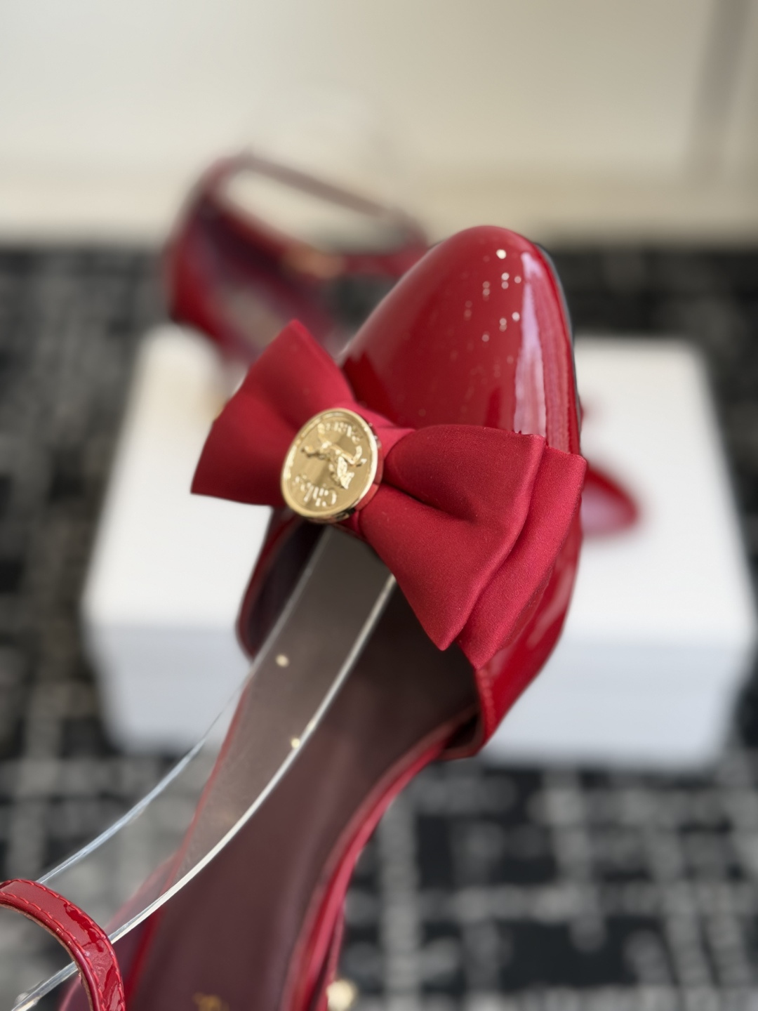 Chloé Bow-Detail Patent Leather Pumps – Burgundy