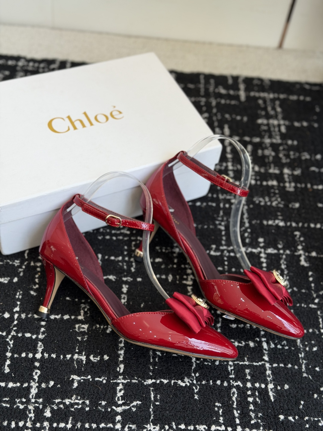 Chloé Bow-Detail Patent Leather Pumps – Burgundy