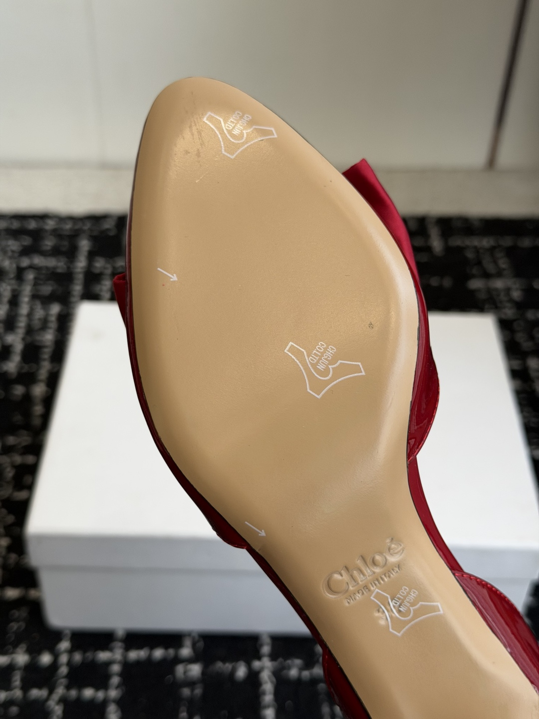 Chloé Bow-Detail Patent Leather Pumps – Burgundy