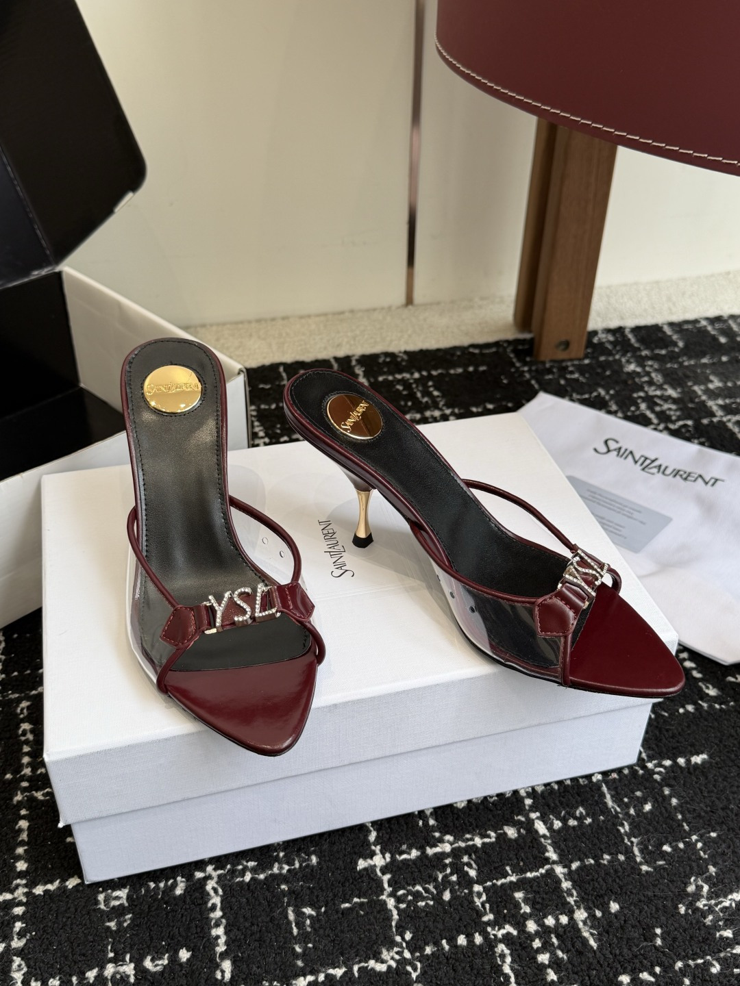생로랑 YSL 큐빅 버클 클래식 하이힐 상세 이미지 7