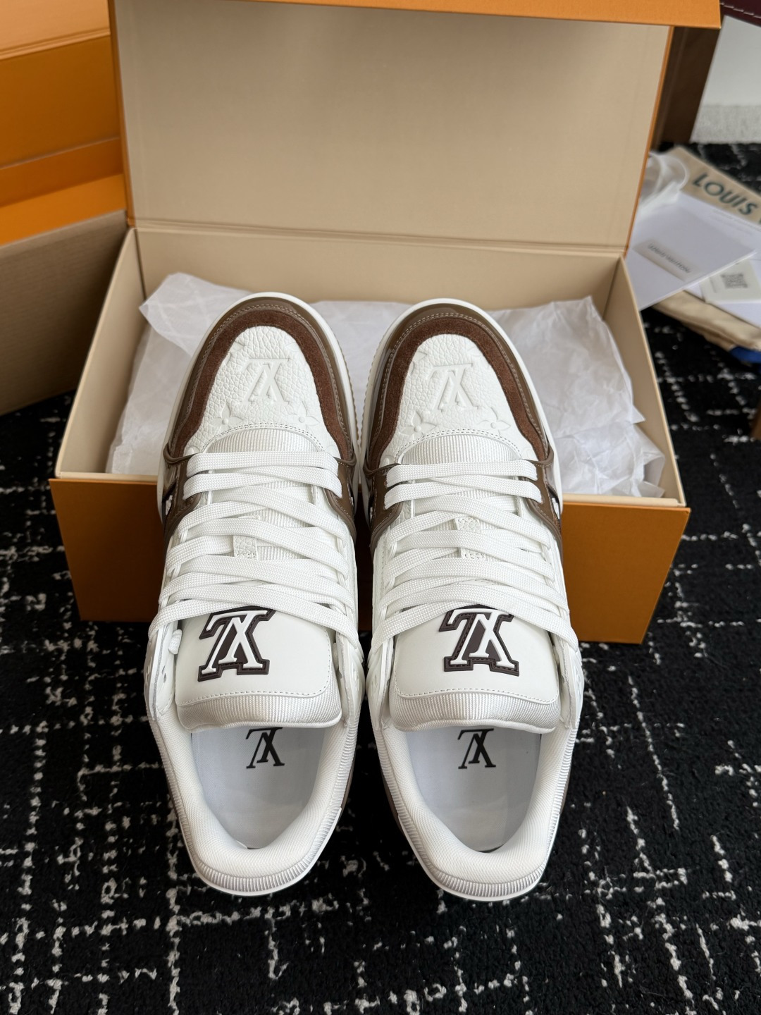 Louis Vuitton Louis Vuitton 26ss 驴家的 trainer板鞋，每个人都必须入的款，绝不后悔