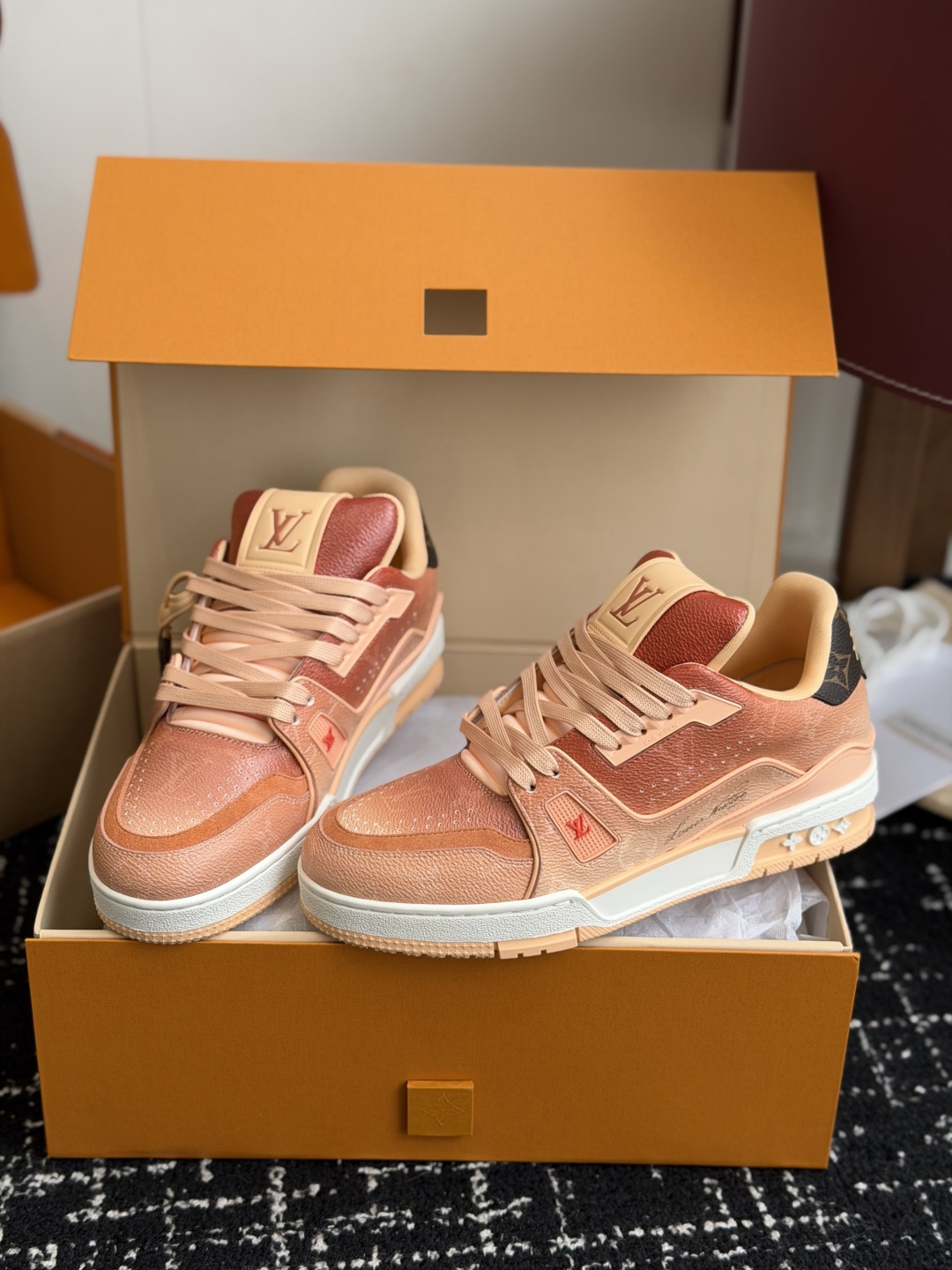 Louis Vuitton Louis Vuitton 26ss 驴家的 trainer板鞋，每个人都必须入的款，绝不后悔