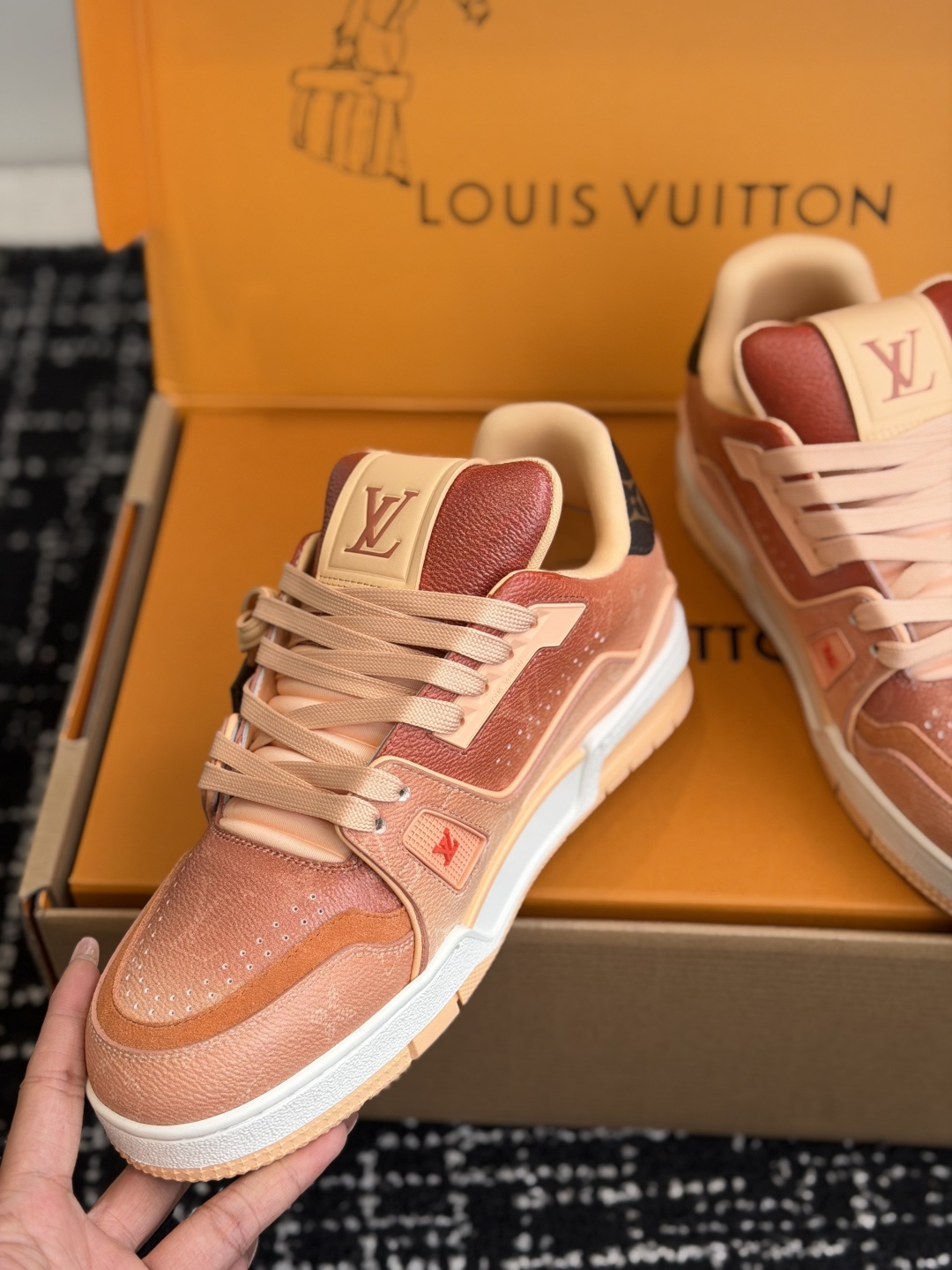 Louis Vuitton Louis Vuitton 26ss 驴家的 trainer板鞋，每个人都必须入的款，绝不后悔