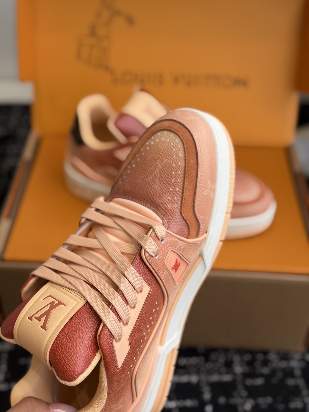 Louis Vuitton Louis Vuitton 26ss 驴家的 trainer板鞋，每个人都必须入的款，绝不后悔