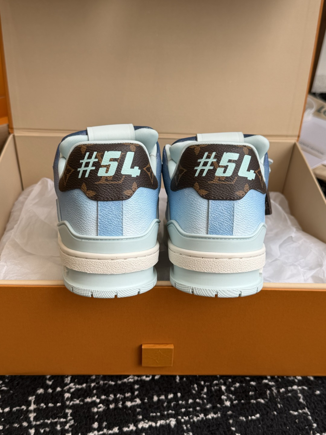 Louis Vuitton Louis Vuitton 26ss 驴家的 trainer板鞋，每个人都必须入的款，绝不后悔