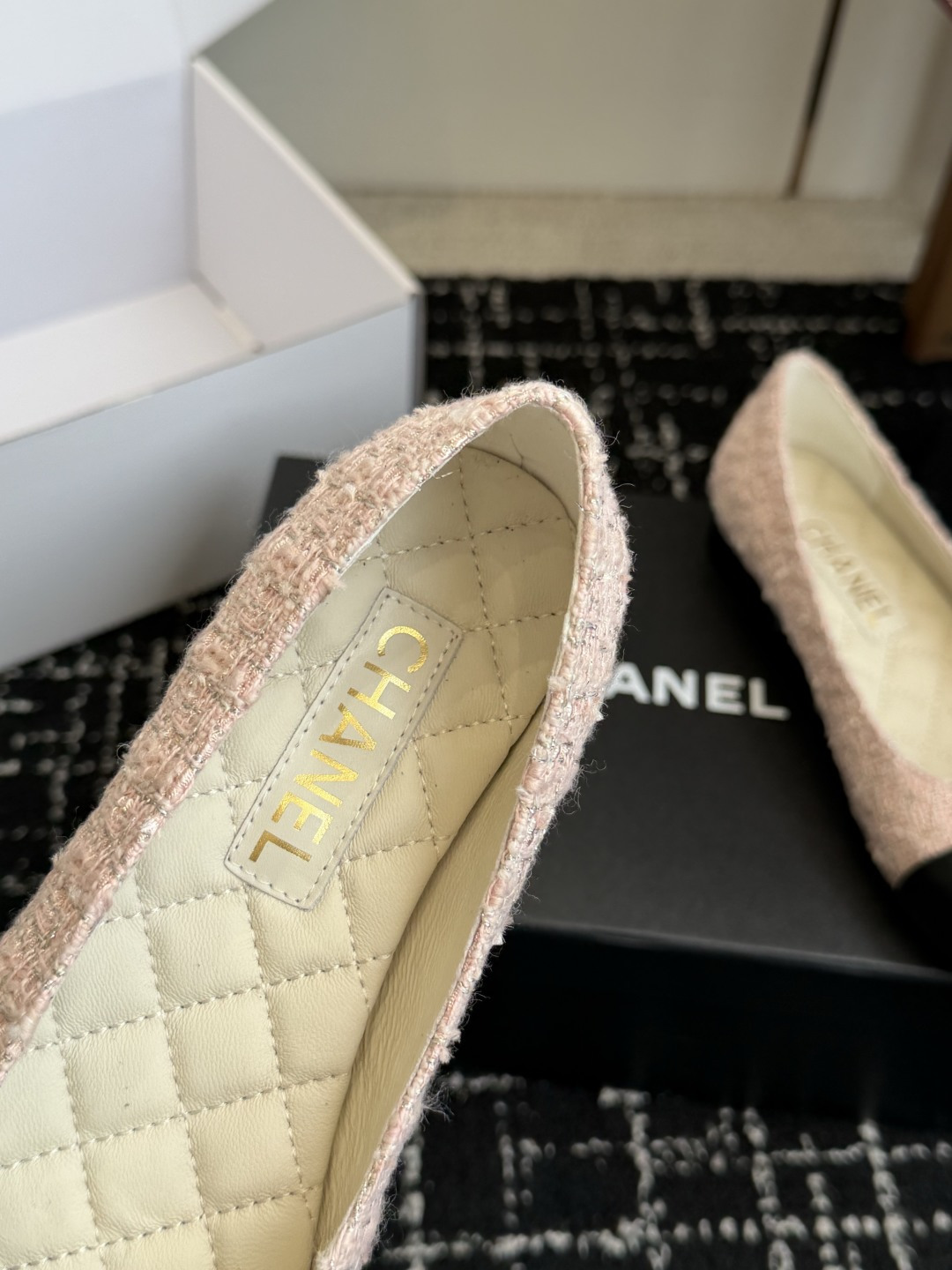 代购级CHANEL小香 26ss 春夏 芭蕾舞鞋 宛如女神脖子上的项链,上脚包裹性非常好,上脚跟显瘦,真 代购级CHANEL小香 26ss 春夏 芭蕾舞鞋 宛如女神脖子上的项链,上脚包裹性非常好,上脚跟显瘦,真