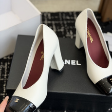 代购级CHANEL小香 26ss 早春新款 后空大方头跟鞋,复古法式优雅感,高级感十足 香奶奶后空玛丽珍 代购级CHANEL小香 26ss 早春新款 后空大方头跟鞋,复古法式优雅感,高级感十足 香奶奶后空玛丽珍