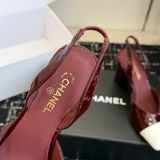 代购级CHANEL小香 26ss 早春新款 后空大方头跟鞋,复古法式优雅感,高级感十足 香奶奶后空玛丽珍 代购级CHANEL小香 26ss 早春新款 后空大方头跟鞋,复古法式优雅感,高级感十足 香奶奶后空玛丽珍