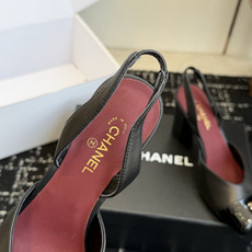 代购级CHANEL小香 26ss 早春新款 后空大方头跟鞋,复古法式优雅感,高级感十足 香奶奶后空玛丽珍 代购级CHANEL小香 26ss 早春新款 后空大方头跟鞋,复古法式优雅感,高级感十足 香奶奶后空玛丽珍