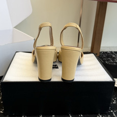 代购级CHANEL小香 26ss 早春新款 后空大方头跟鞋,复古法式优雅感,高级感十足 香奶奶后空玛丽珍 代购级CHANEL小香 26ss 早春新款 后空大方头跟鞋,复古法式优雅感,高级感十足 香奶奶后空玛丽珍