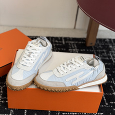代购级情侣款Hermes26ss爱马仕的jet系列麂皮运动鞋,情侣款 简直就是一年四季日常通勤、休闲时光 代购级情侣款Hermes26ss爱马仕的jet系列麂皮运动鞋,情侣款 简直就是一年四季日常通勤、休闲时光