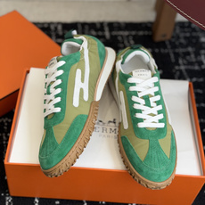 代购级情侣款Hermes26ss爱马仕的jet系列麂皮运动鞋,情侣款 简直就是一年四季日常通勤、休闲时光 代购级情侣款Hermes26ss爱马仕的jet系列麂皮运动鞋,情侣款 简直就是一年四季日常通勤、休闲时光