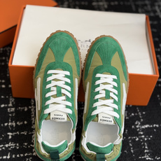 代购级情侣款Hermes26ss爱马仕的jet系列麂皮运动鞋,情侣款 简直就是一年四季日常通勤、休闲时光 代购级情侣款Hermes26ss爱马仕的jet系列麂皮运动鞋,情侣款 简直就是一年四季日常通勤、休闲时光
