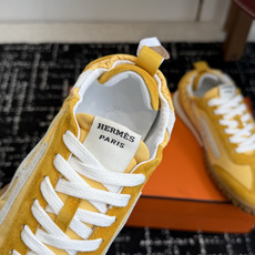 代购级情侣款Hermes26ss爱马仕的jet系列麂皮运动鞋,情侣款 简直就是一年四季日常通勤、休闲时光 代购级情侣款Hermes26ss爱马仕的jet系列麂皮运动鞋,情侣款 简直就是一年四季日常通勤、休闲时光