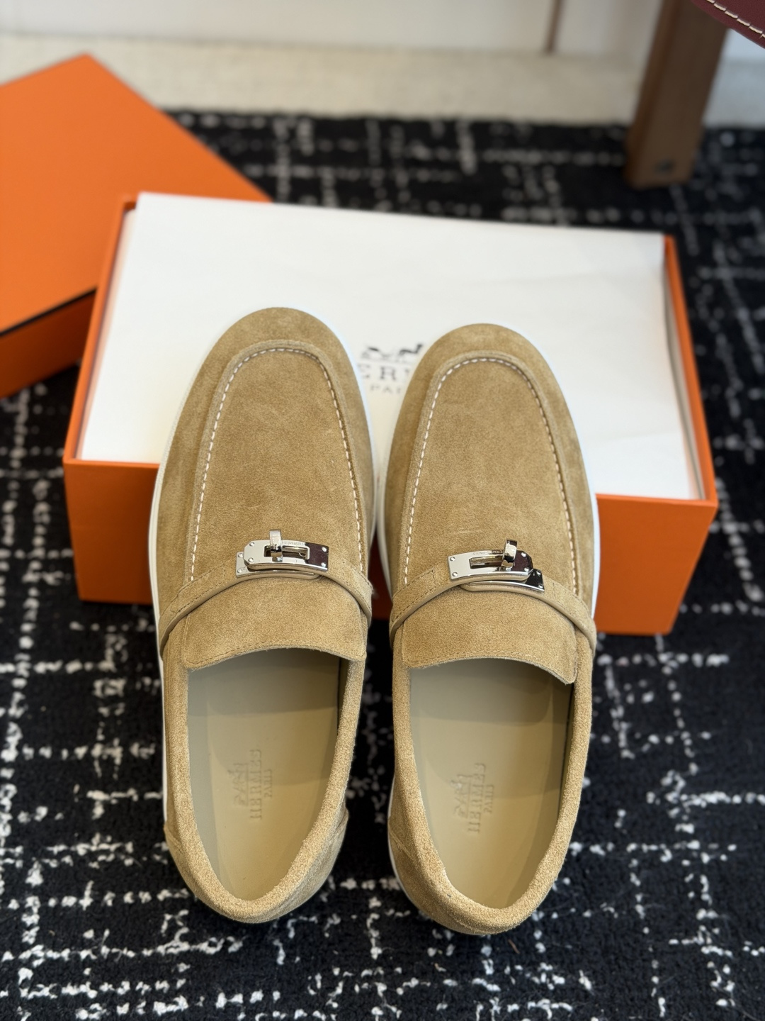 代购级Hermes 爱马仕 H家 Game kelly扣厚底乐福鞋小牛皮乐福鞋风格免系带休闲运动鞋，搭配