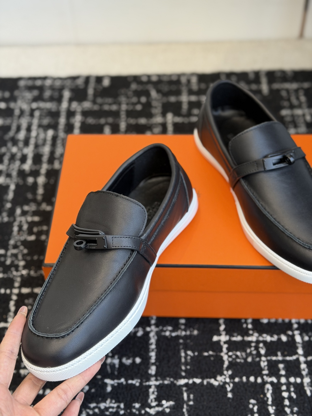 代购级Hermes 爱马仕 H家 Game kelly扣厚底乐福鞋小牛皮乐福鞋风格免系带休闲运动鞋，搭配