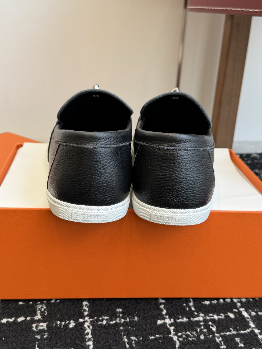 代购级Hermes 爱马仕 H家 Game kelly扣厚底乐福鞋小牛皮乐福鞋风格免系带休闲运动鞋,搭配 代购级Hermes 爱马仕 H家 Game kelly扣厚底乐福鞋小牛皮乐福鞋风格免系带休闲运动鞋,搭配