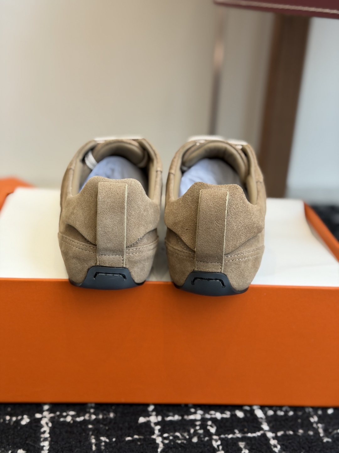 代购级HERMES 爱马仕 26春夏新款秀款德训鞋运动鞋休闲鞋以经典德训鞋为原型，低帮+圆润鞋头的造型简