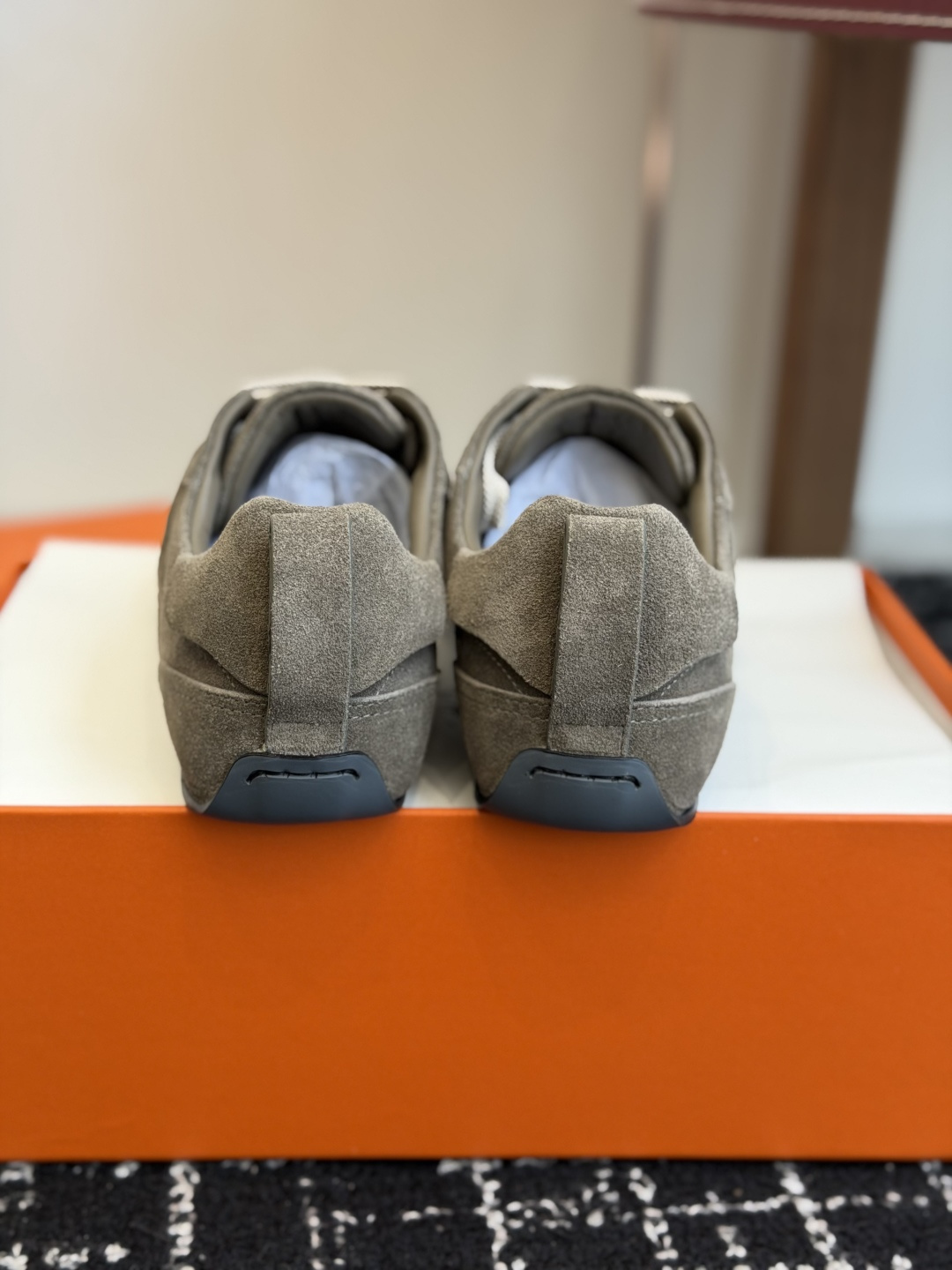 代购级HERMES 爱马仕 26春夏新款秀款德训鞋运动鞋休闲鞋以经典德训鞋为原型，低帮+圆润鞋头的造型简