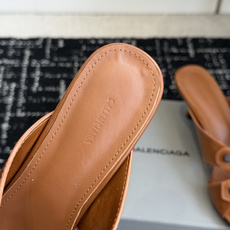代购级Balenciaga26ss春夏新款铆钉镂空高跟凉拖利落大气的露趾方头剪裁,自带利落高级质感,经典 代购级Balenciaga26ss春夏新款铆钉镂空高跟凉拖利落大气的露趾方头剪裁,自带利落高级质感,经典