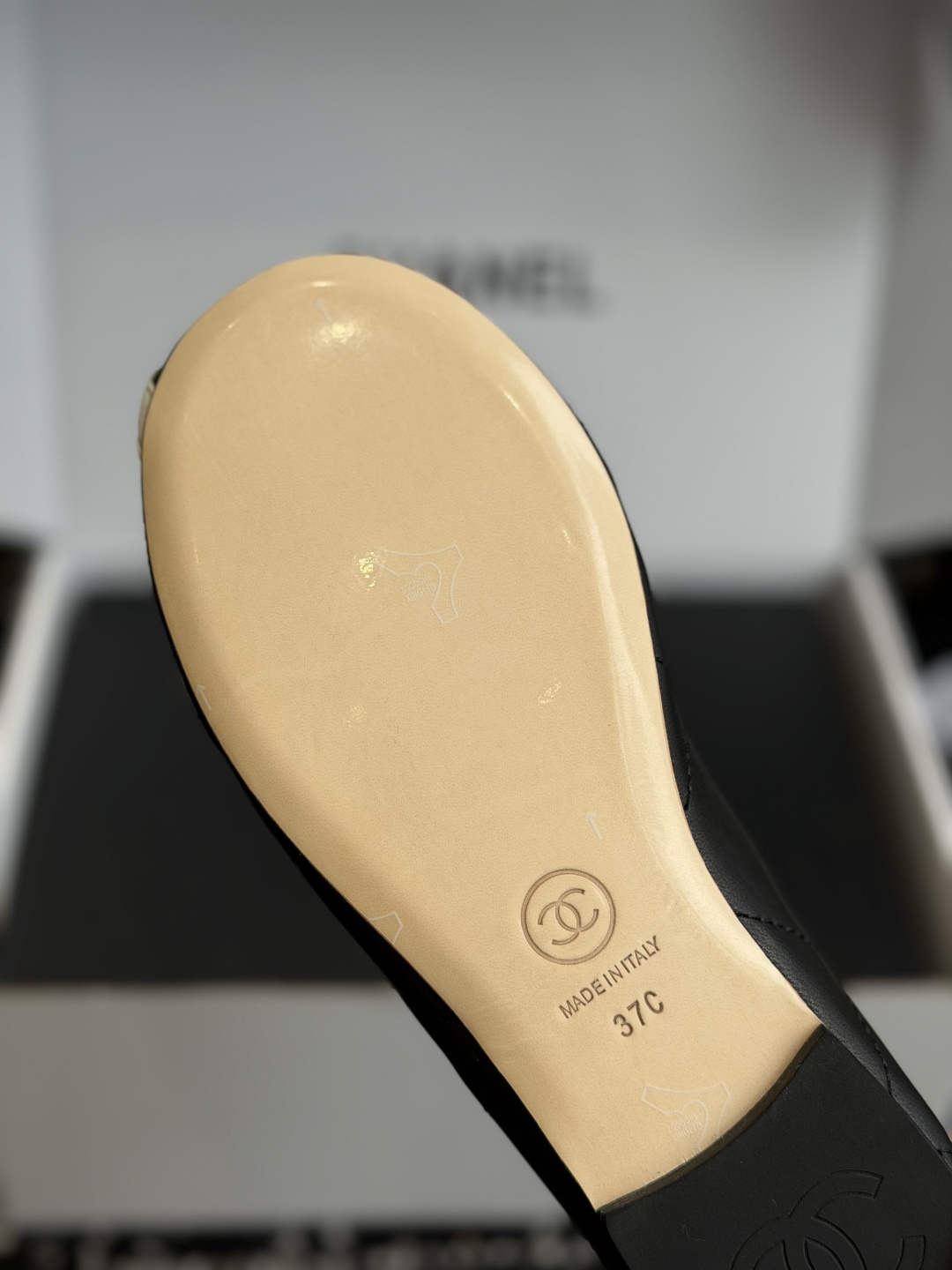 代购级Chanel 26ss 春夏系列芭蕾舞鞋复古款来袭非常火的大双C设计手工车线非常耗时耗力面料:进口 代购级Chanel 26ss 春夏系列芭蕾舞鞋复古款来袭非常火的大双C设计手工车线非常耗时耗力面料:进口