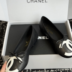代购级Chanel 26ss 春夏系列芭蕾舞鞋复古款来袭非常火的大双C设计手工车线非常耗时耗力面料:进口 代购级Chanel 26ss 春夏系列芭蕾舞鞋复古款来袭非常火的大双C设计手工车线非常耗时耗力面料:进口