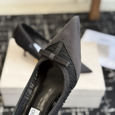 代购级Jimmy Choo 26ss 春夏 系列JC新款 高跟凉鞋模糊鞋履与珠宝配饰之间的界线 鲜明 J 代购级Jimmy Choo 26ss 春夏 系列JC新款 高跟凉鞋模糊鞋履与珠宝配饰之间的界线 鲜明 J
