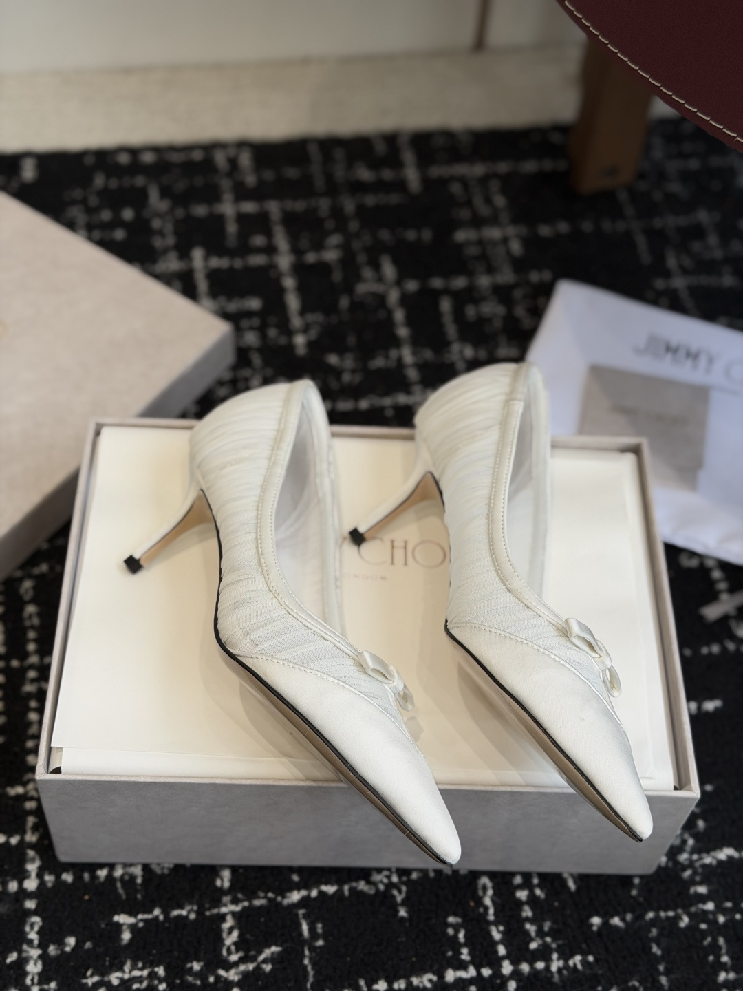 代购级Jimmy Choo 26ss 春夏 系列JC新款 高跟凉鞋模糊鞋履与珠宝配饰之间的界线 鲜明 J