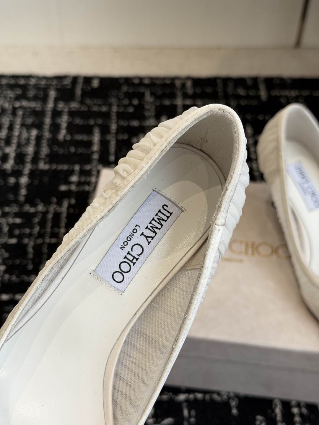 代购级Jimmy Choo 26ss 春夏 系列JC新款 高跟凉鞋模糊鞋履与珠宝配饰之间的界线 鲜明 J