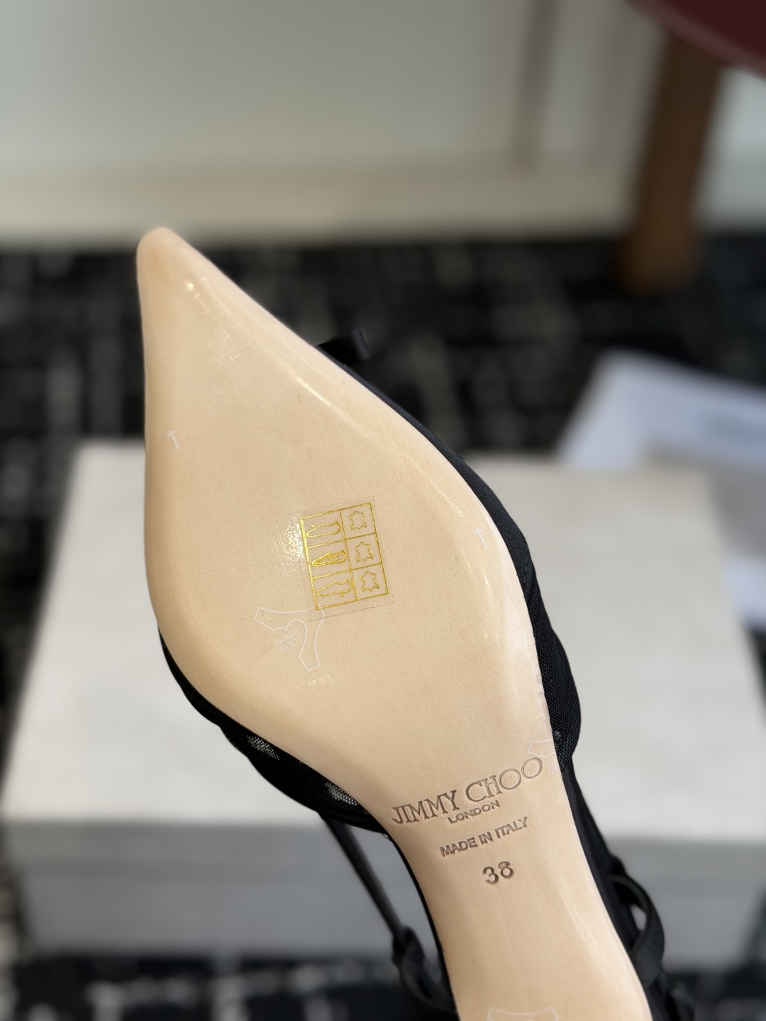 代购级Jimmy Choo 26ss 春夏 系列JC新款 高跟凉鞋模糊鞋履与珠宝配饰之间的界线 鲜明 J 代购级Jimmy Choo 26ss 春夏 系列JC新款 高跟凉鞋模糊鞋履与珠宝配饰之间的界线 鲜明 J