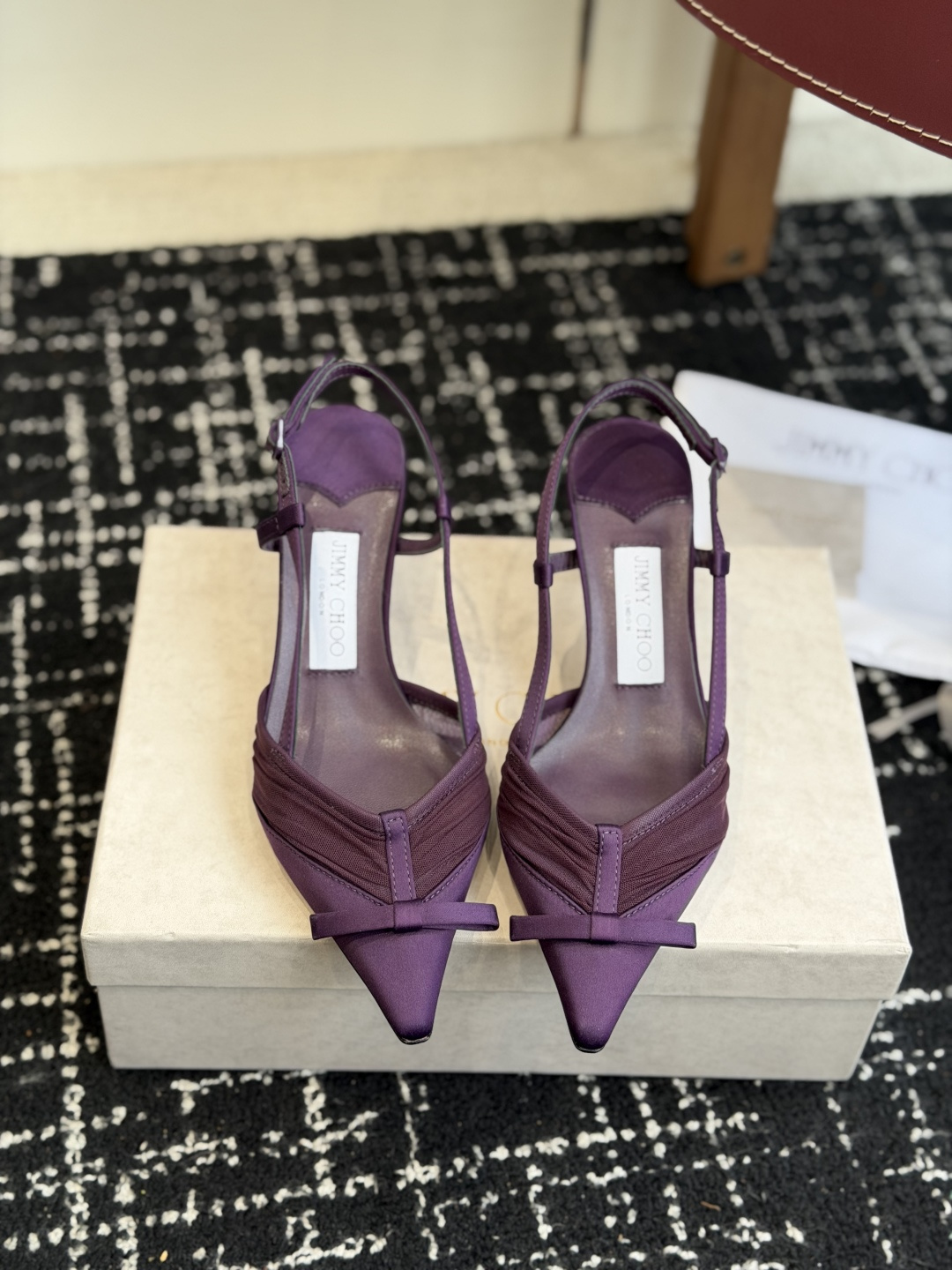 代购级Jimmy Choo 26ss 春夏 系列JC新款 高跟凉鞋模糊鞋履与珠宝配饰之间的界线 鲜明 J