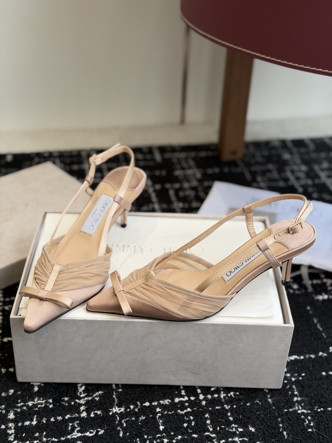 代购级Jimmy Choo 26ss 春夏 系列JC新款 高跟凉鞋模糊鞋履与珠宝配饰之间的界线 鲜明 J 代购级Jimmy Choo 26ss 春夏 系列JC新款 高跟凉鞋模糊鞋履与珠宝配饰之间的界线 鲜明 J