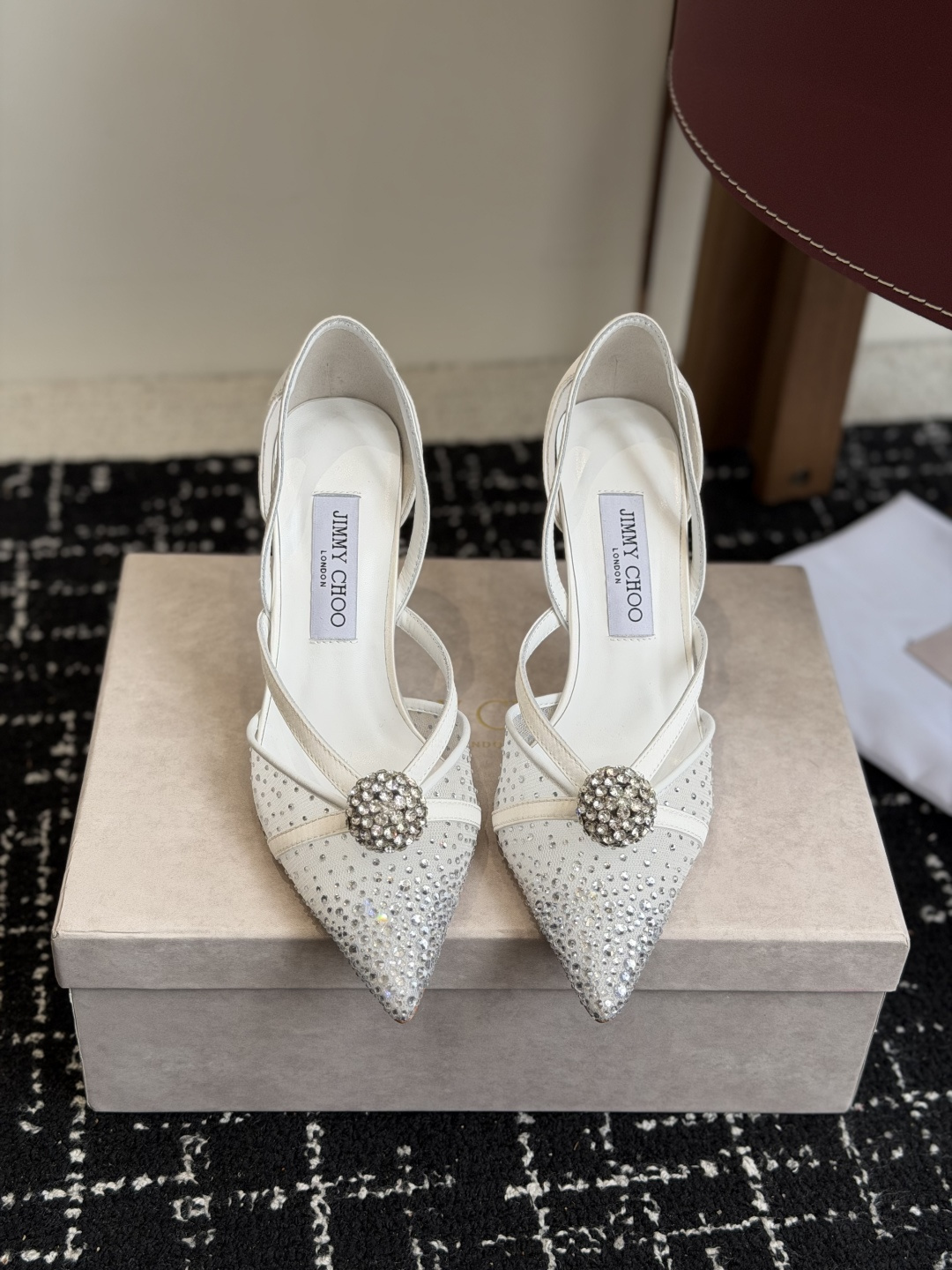代购级Jimmy Choo 26ss 春夏 系列JC新款 高跟拖鞋 凉鞋模糊鞋履与珠宝配饰之间的界线 鲜