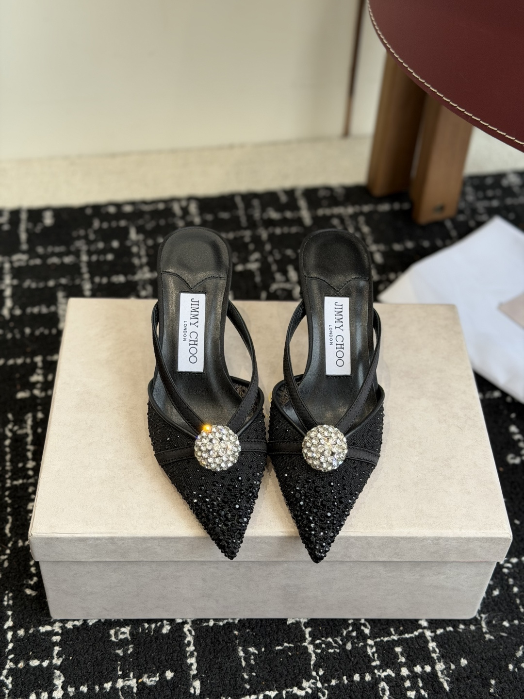 代购级Jimmy Choo 26ss 春夏 系列JC新款 高跟拖鞋 凉鞋模糊鞋履与珠宝配饰之间的界线 鲜