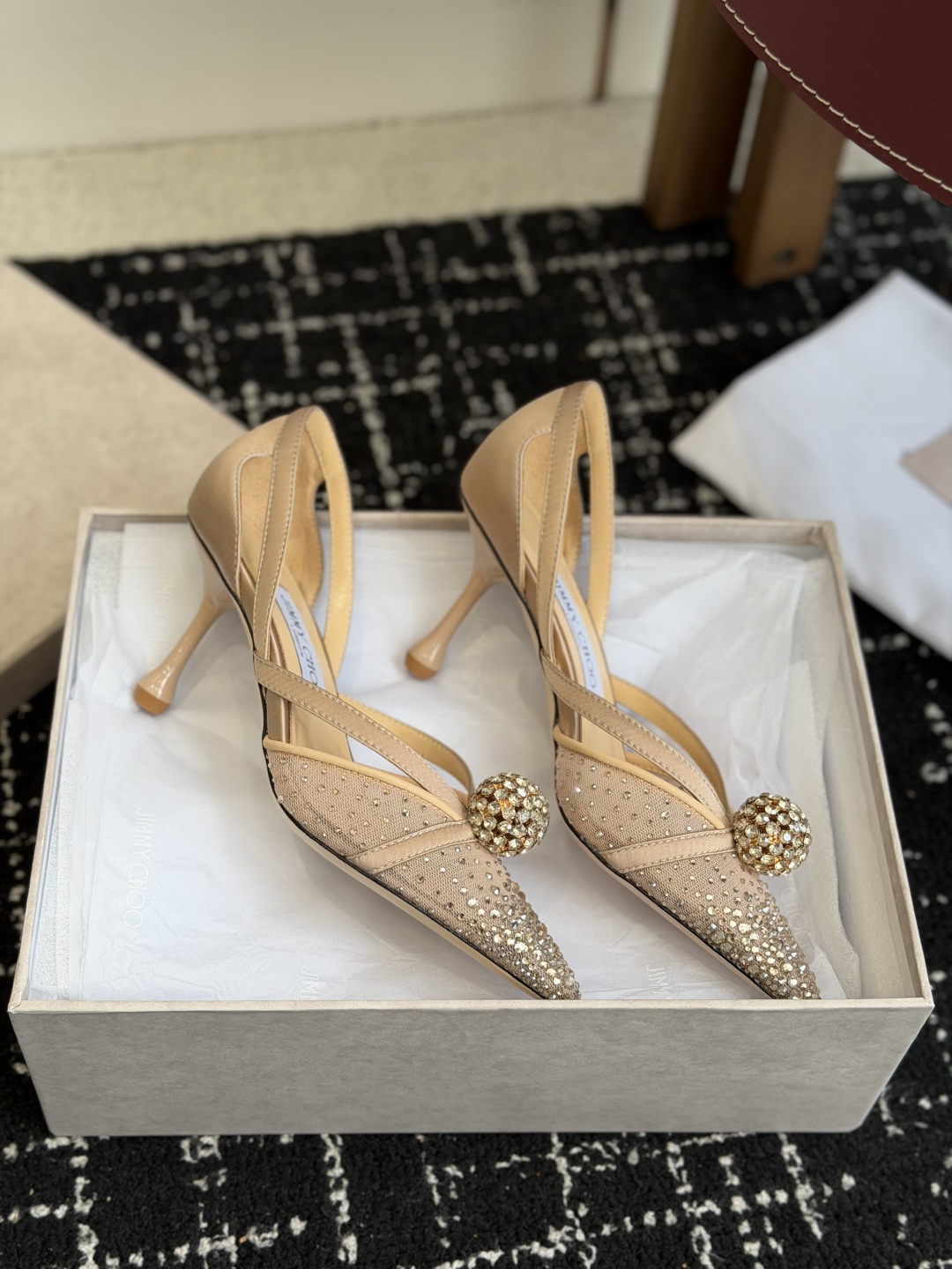 代购级Jimmy Choo 26ss 春夏 系列JC新款 高跟拖鞋 凉鞋模糊鞋履与珠宝配饰之间的界线 鲜