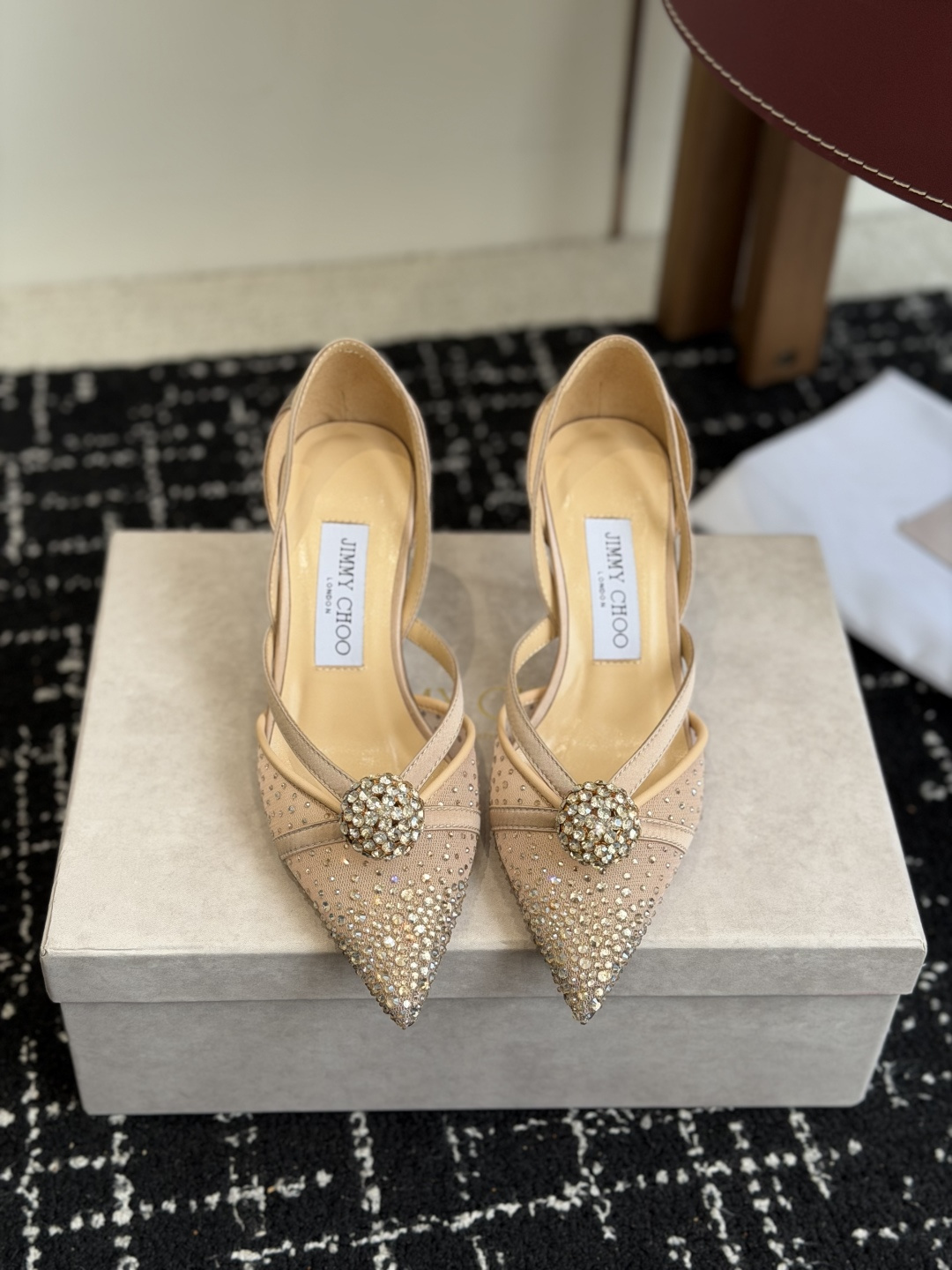 代购级Jimmy Choo 26ss 春夏 系列JC新款 高跟拖鞋 凉鞋模糊鞋履与珠宝配饰之间的界线 鲜