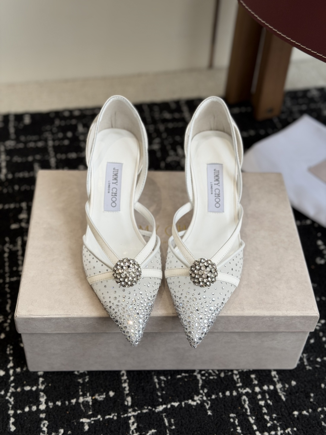 代购级Jimmy Choo 26ss 春夏 系列JC新款 高跟拖鞋 凉鞋模糊鞋履与珠宝配饰之间的界线 鲜