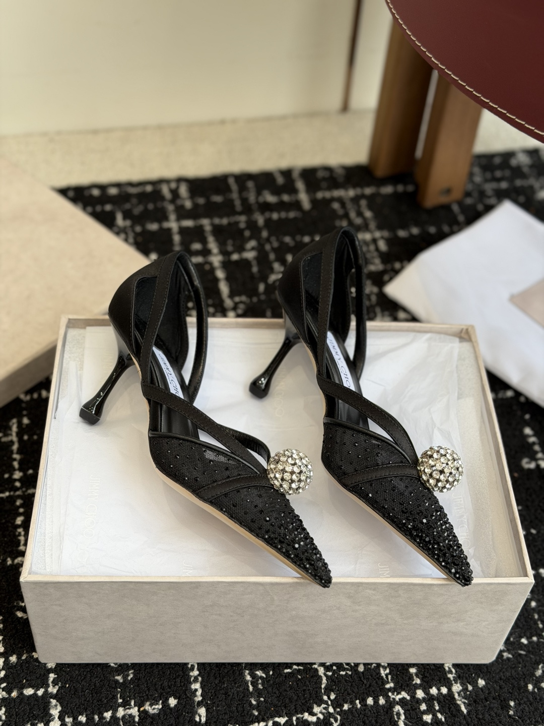代购级Jimmy Choo 26ss 春夏 系列JC新款 高跟拖鞋 凉鞋模糊鞋履与珠宝配饰之间的界线 鲜