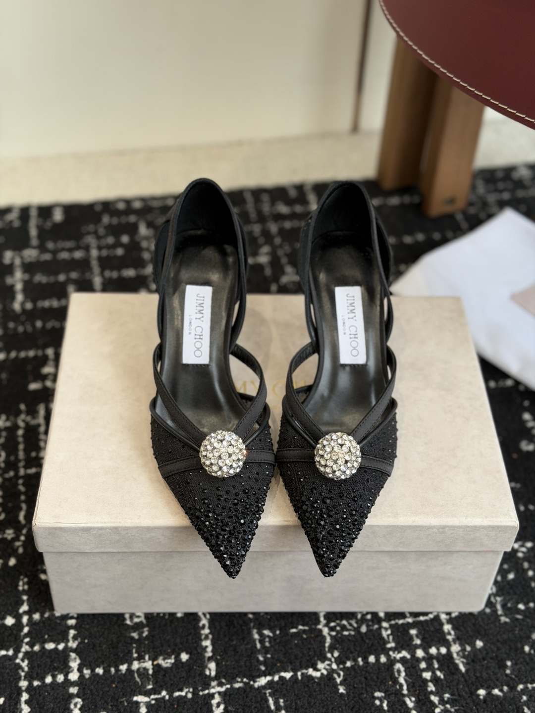 代购级Jimmy Choo 26ss 春夏 系列JC新款 高跟拖鞋 凉鞋模糊鞋履与珠宝配饰之间的界线 鲜